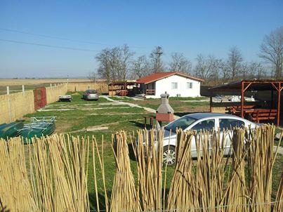 sat de vacanta Stiuca Vesela - poza-ansamblu.jpg